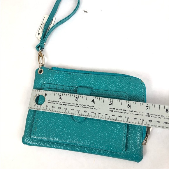 Metropolitan Mobility Smartphone Wristlet - Picture 5 of 6